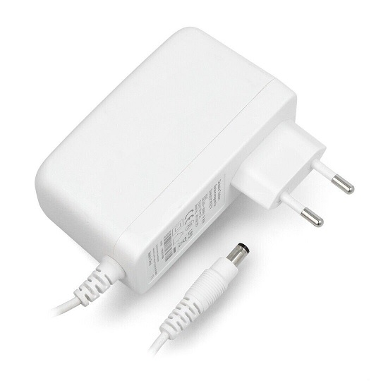 ISPRAVLJAČ 12V 3A(2.1+2.5MM)